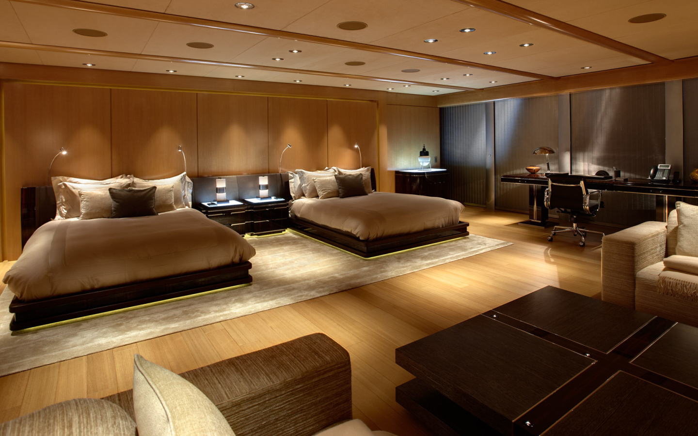 Спальня с двумя кроватями