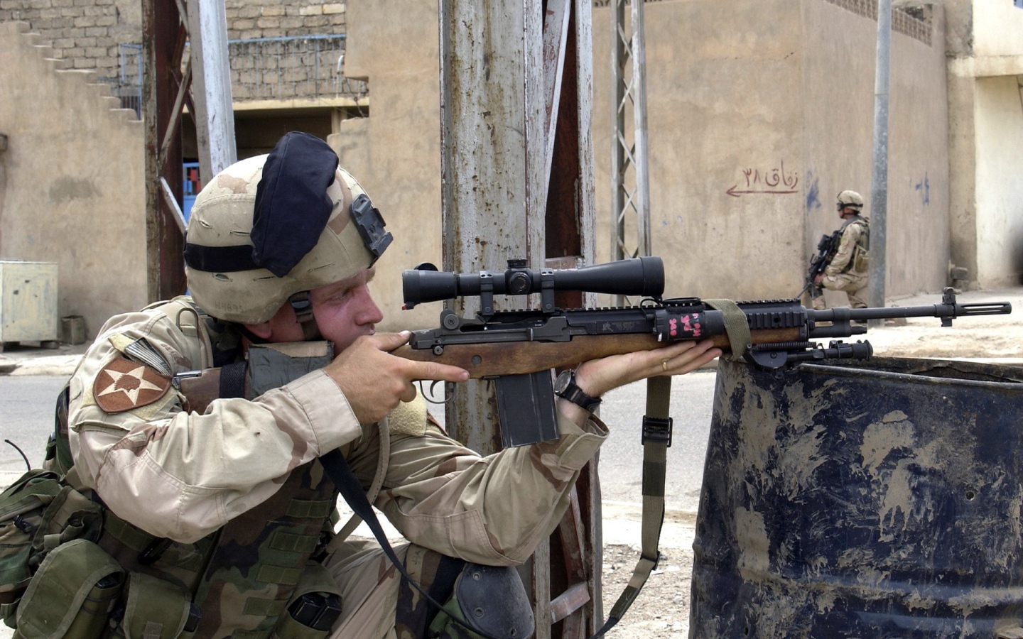 Солдат с винтовкой