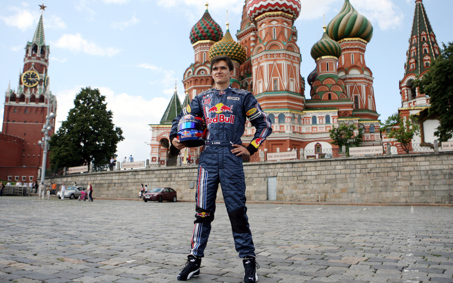 Популярный Михаил Алешин