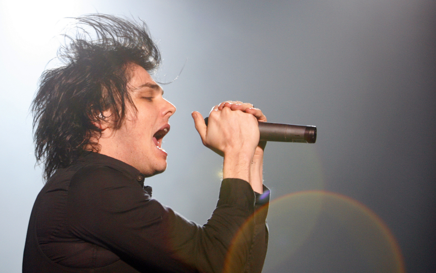 Популярный актер Джерард Уэй