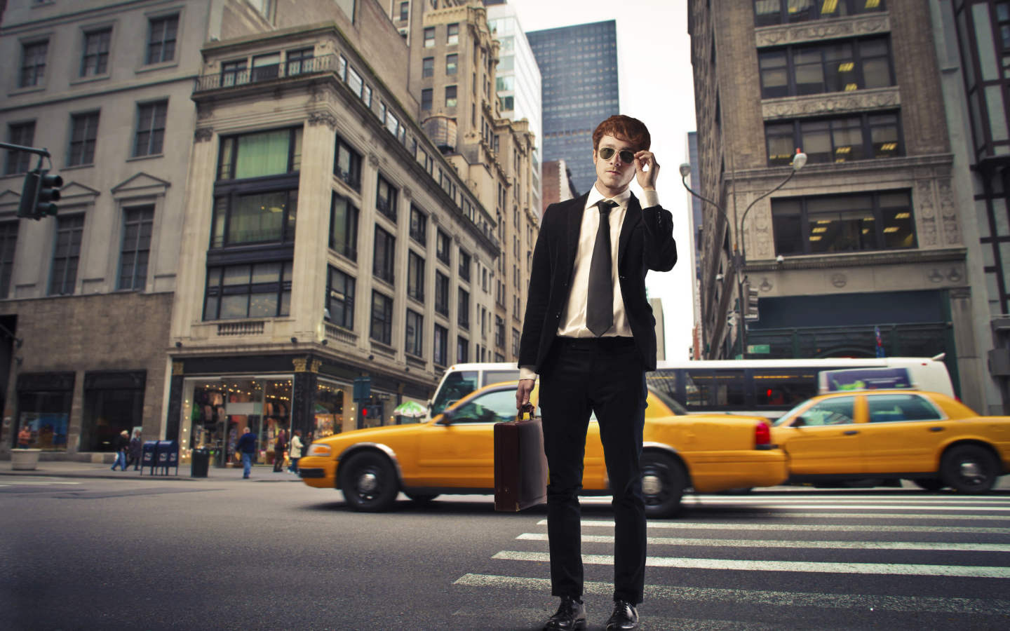 Парень с портфелем