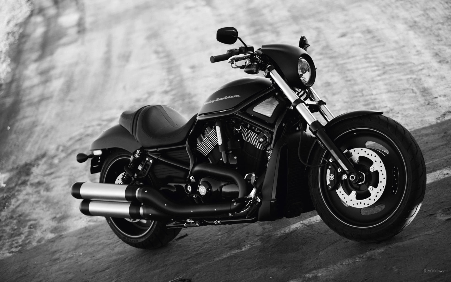 Красивый мотоцикл Harley-Davidson Night Rod Special