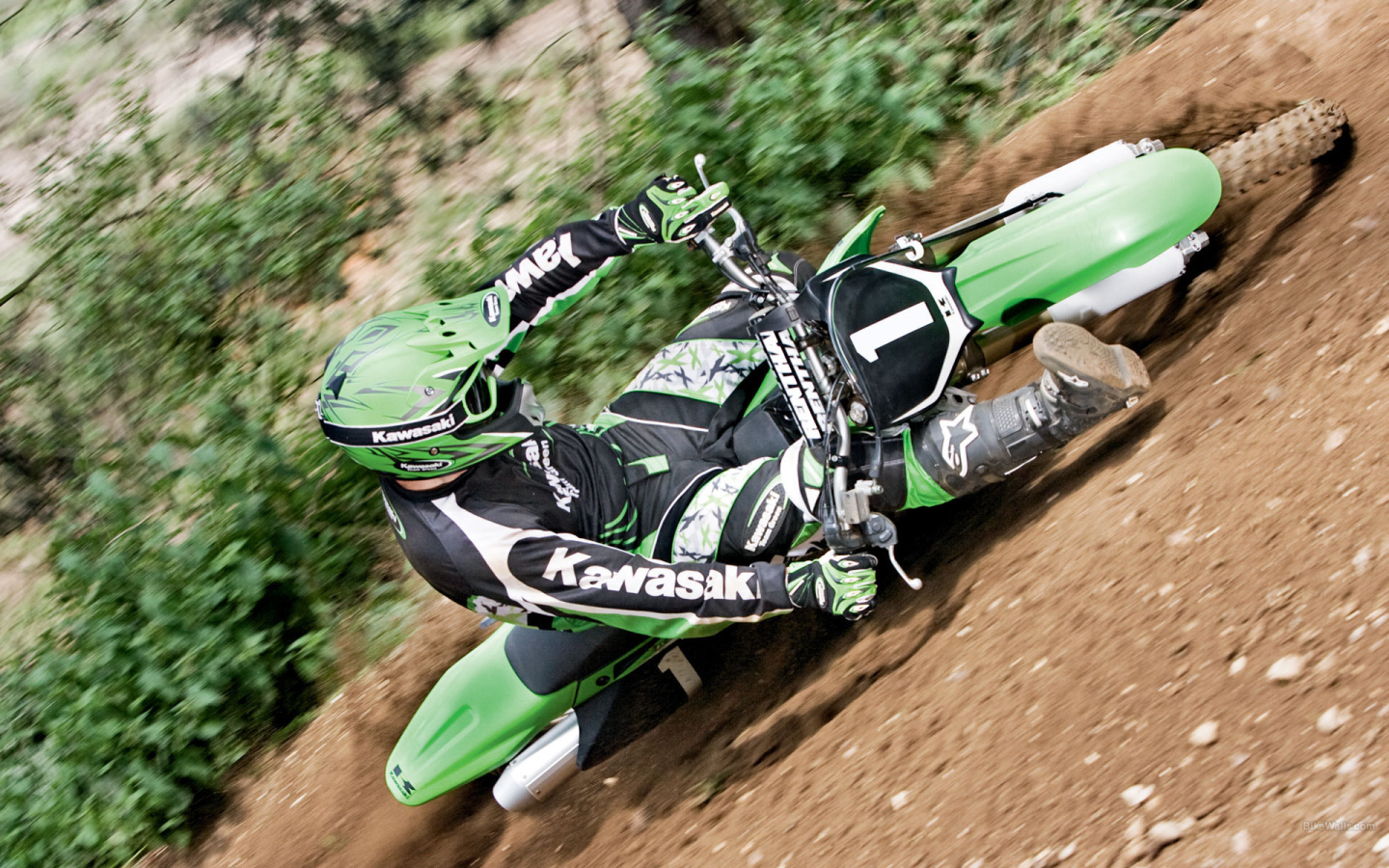 Красивый мотоцикл Kawasaki KX 250 F