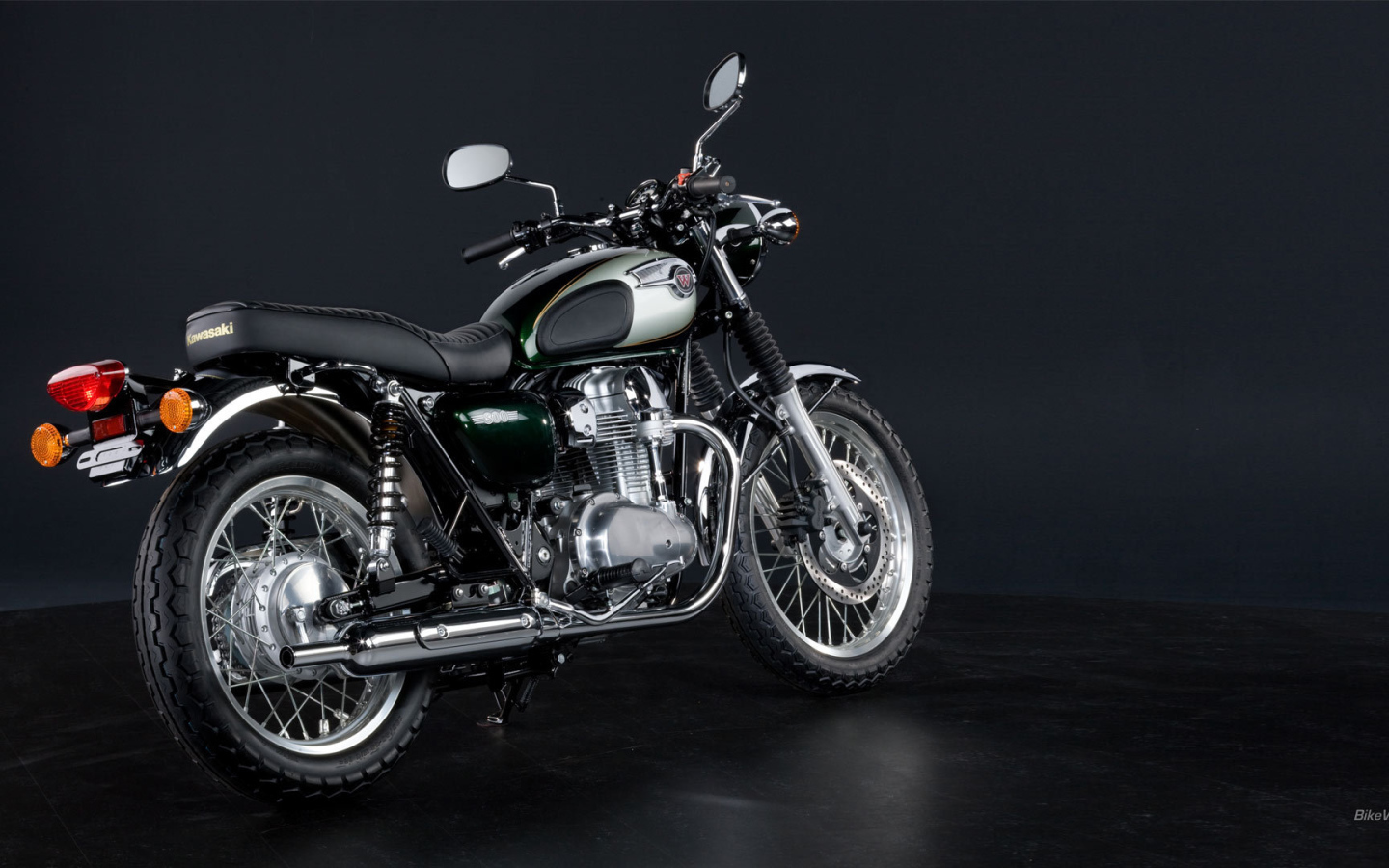 Красивый мотоцикл Kawasaki W 800