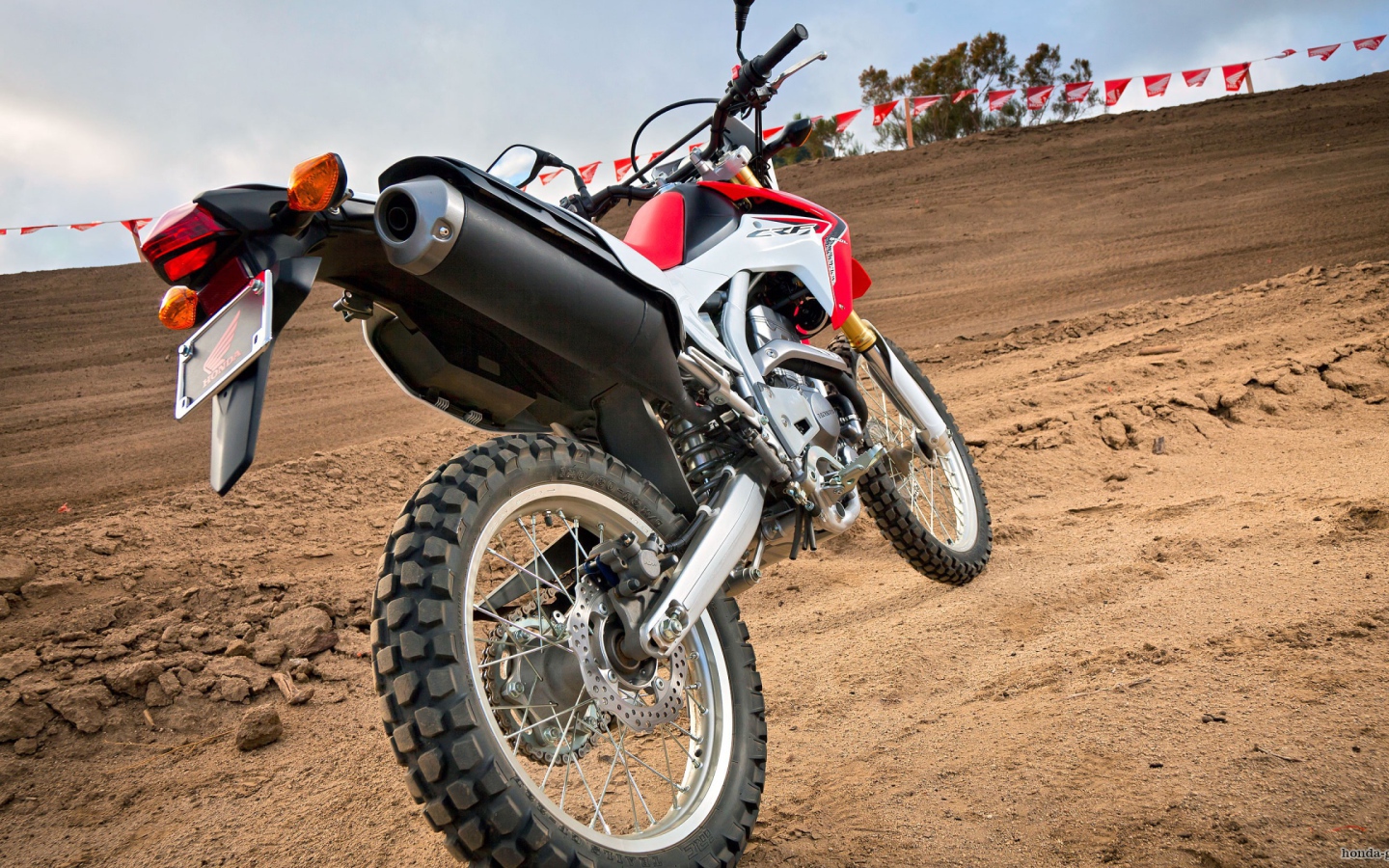 Красивый мотоцикл в москве Honda CRF 250 L