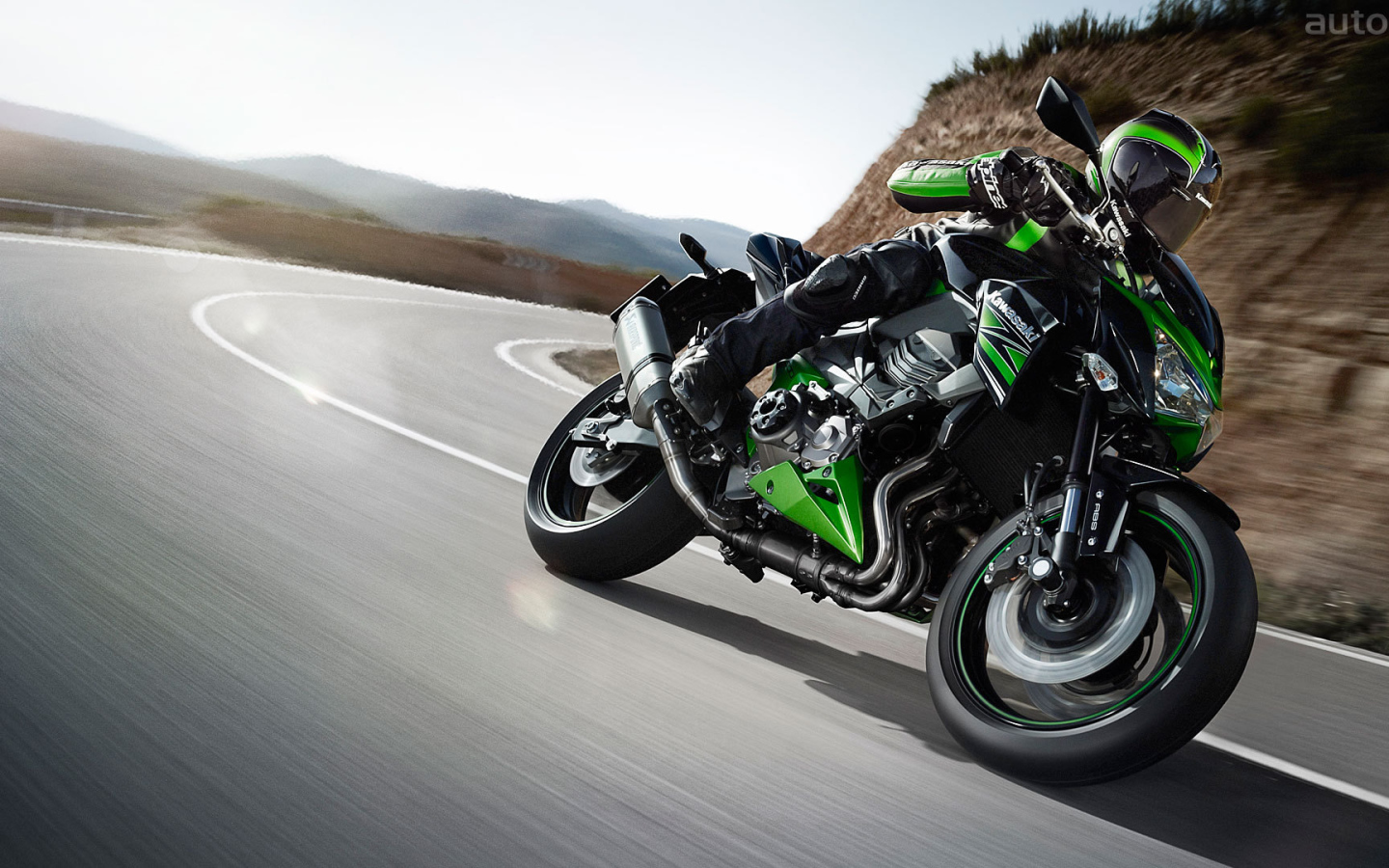 Красивый мотоцикл в москве Kawasaki Z 800