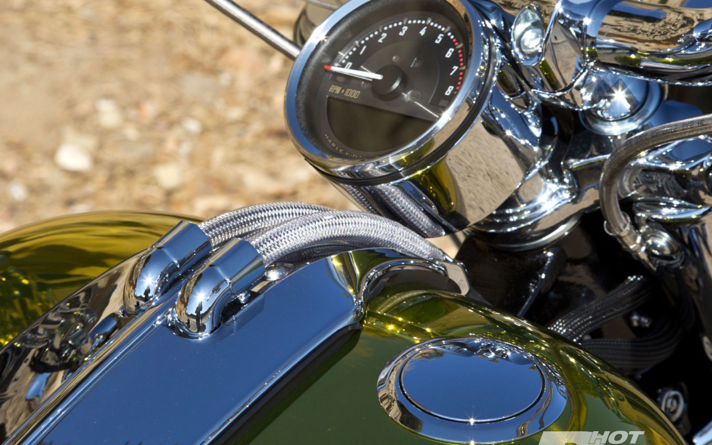 Быстрый мотоцикл Harley-Davidson CVO Breakout