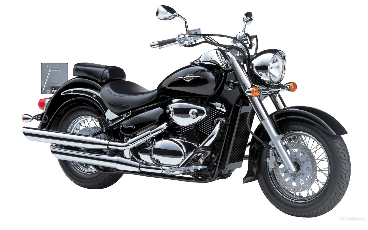 Быстрый мотоцикл Suzuki Intruder C800C