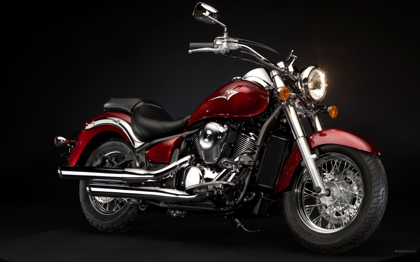 Быстрый мотоцикл Kawasaki VN 900 Classic