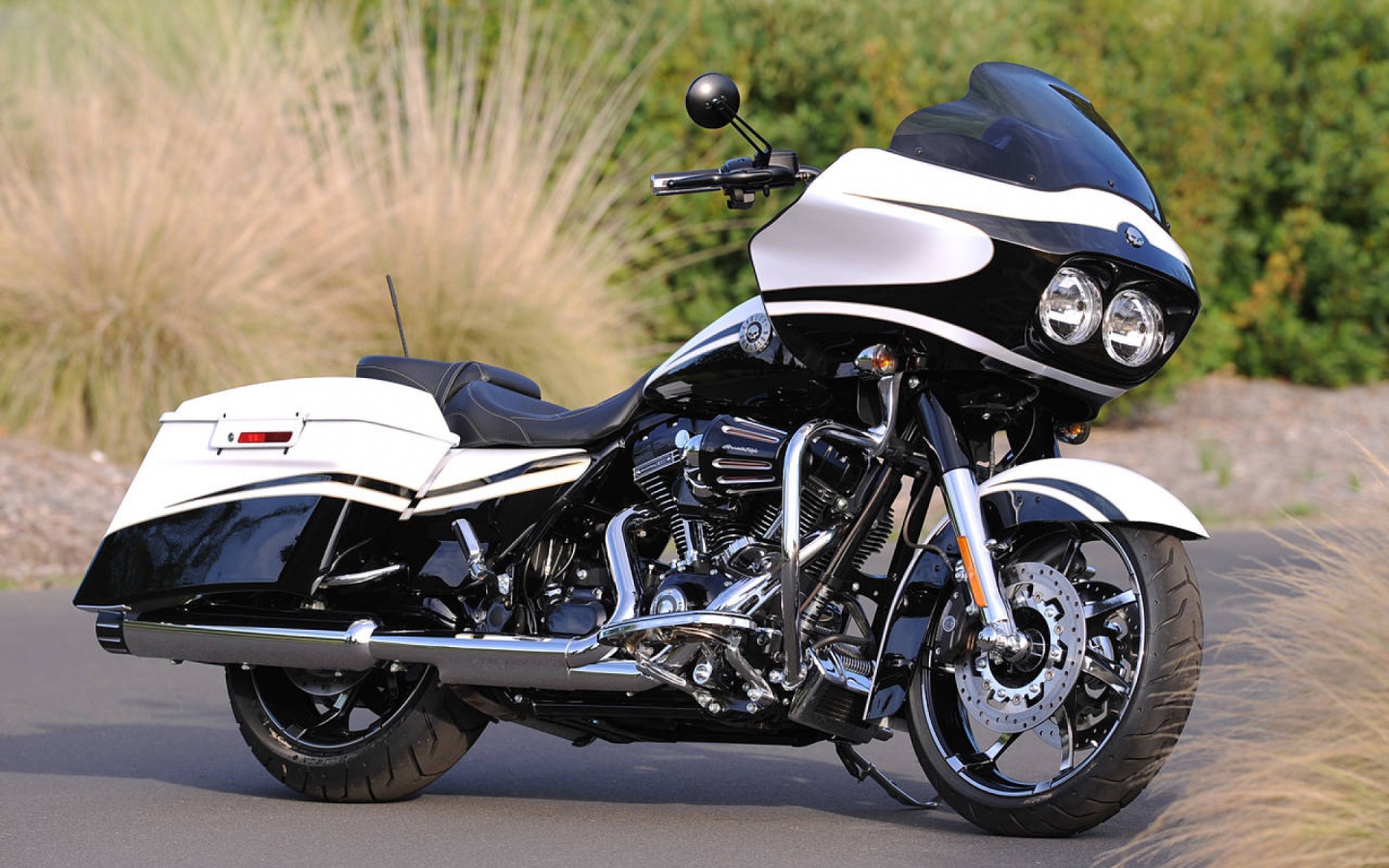 Невероятный мотоцикл Harley-Davidson CVO Road Glide Custom