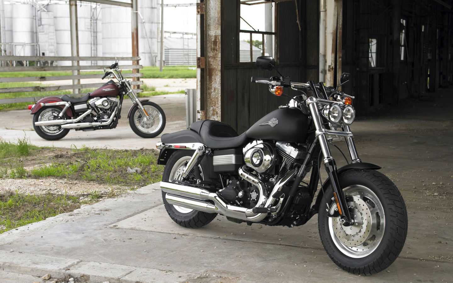 Невероятный мотоцикл Harley-Davidson Dyna Super Glide Custom