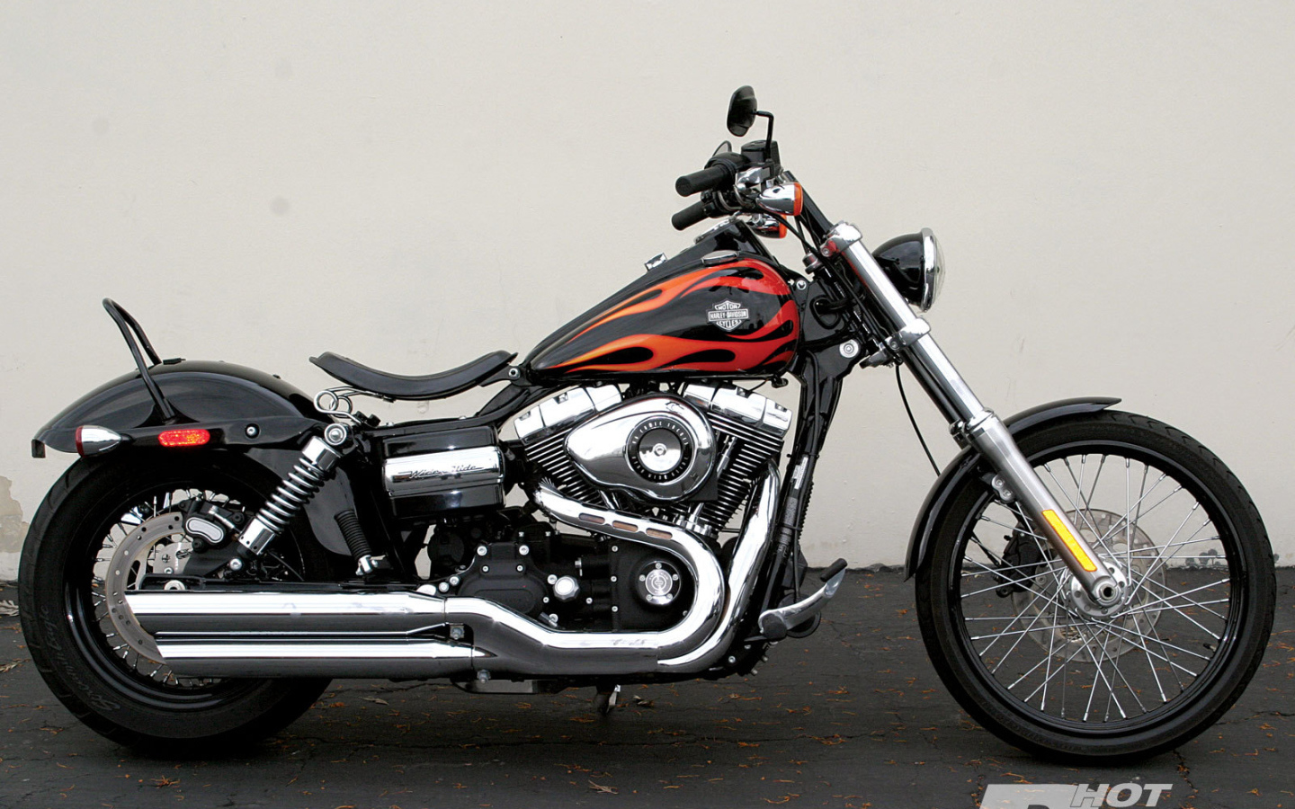 Невероятно быстрый мотоцикл Harley-Davidson Dyna Wide Glide