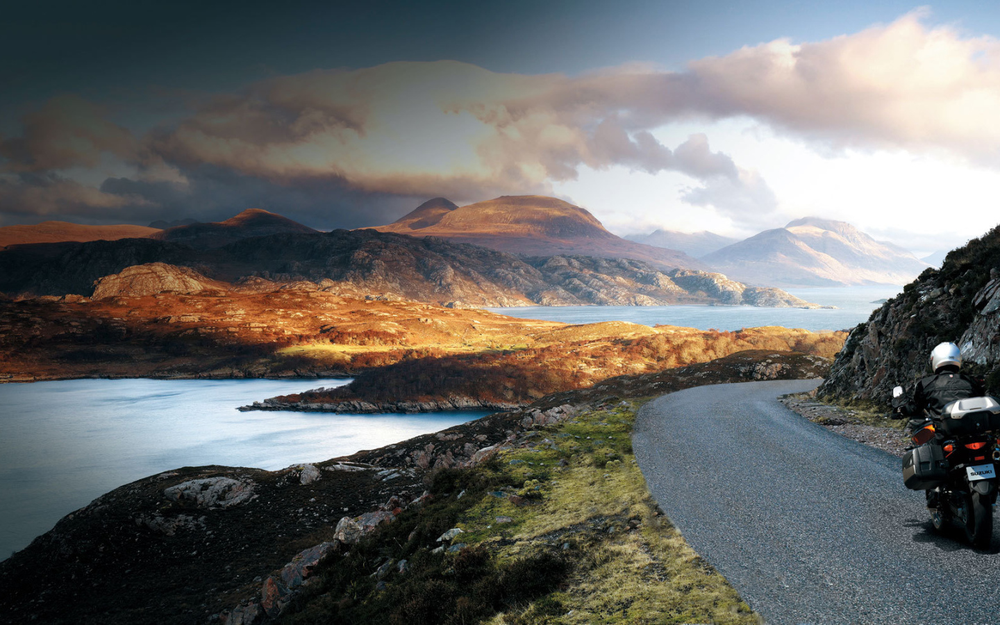 Невероятно быстрый мотоцикл Suzuki V-Storm 650 ABS