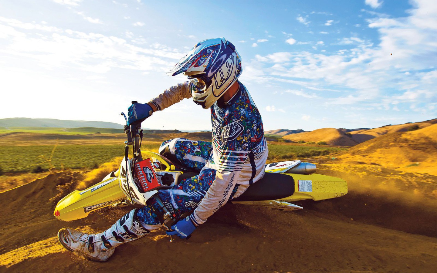 Новый мотоцикл Suzuki RM-Z 250