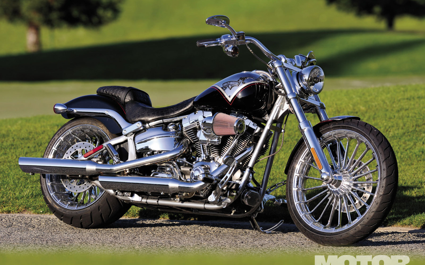 Новый мотоцикл Harley-Davidson CVO Breakout