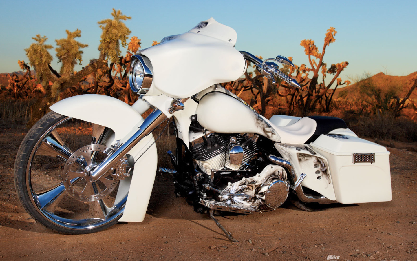 Новый мотоцикл Harley-Davidson Street Glide