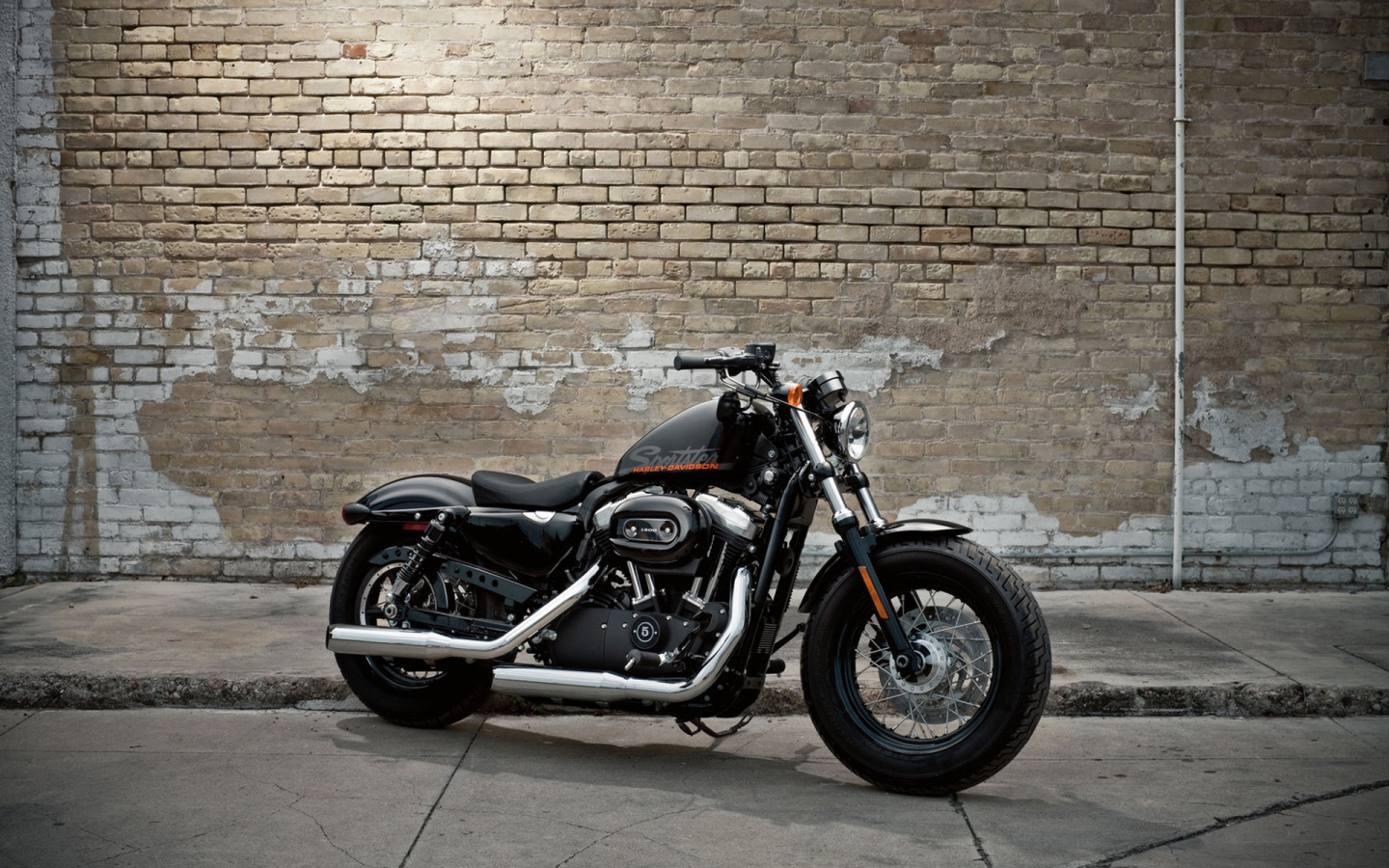 Новый надежный мотоцикл Harley-Davidson XL 1200X Sportster Forty-Eight
