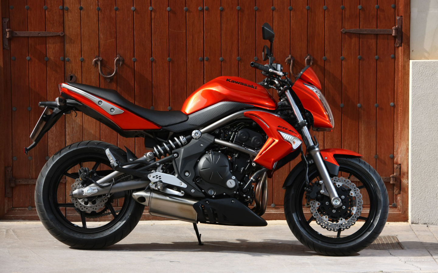 Новый надежный мотоцикл Kawasaki ER-6n