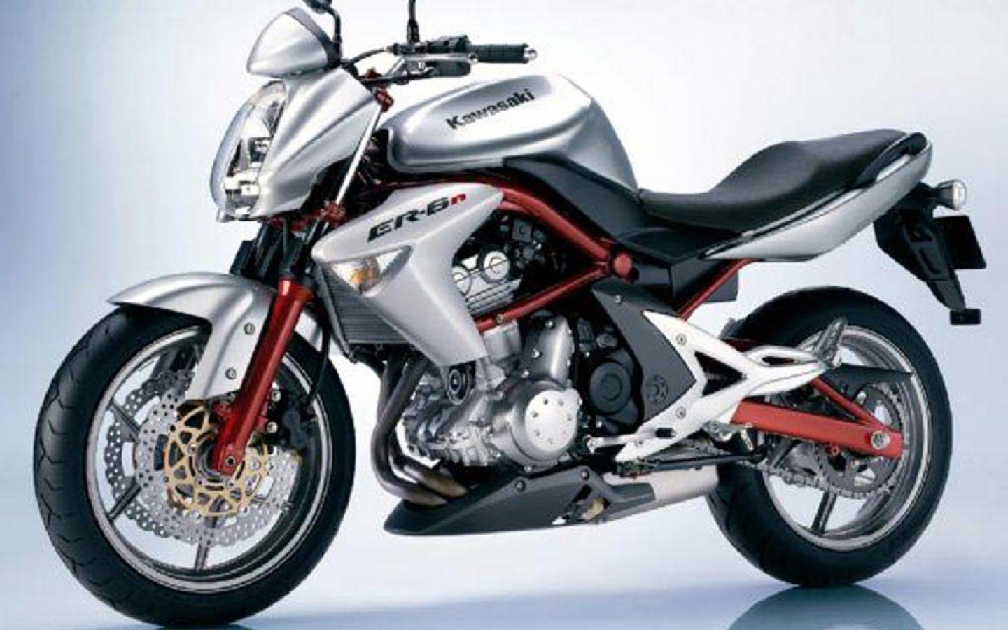 Надежный мотоцикл Kawasaki ER-6n