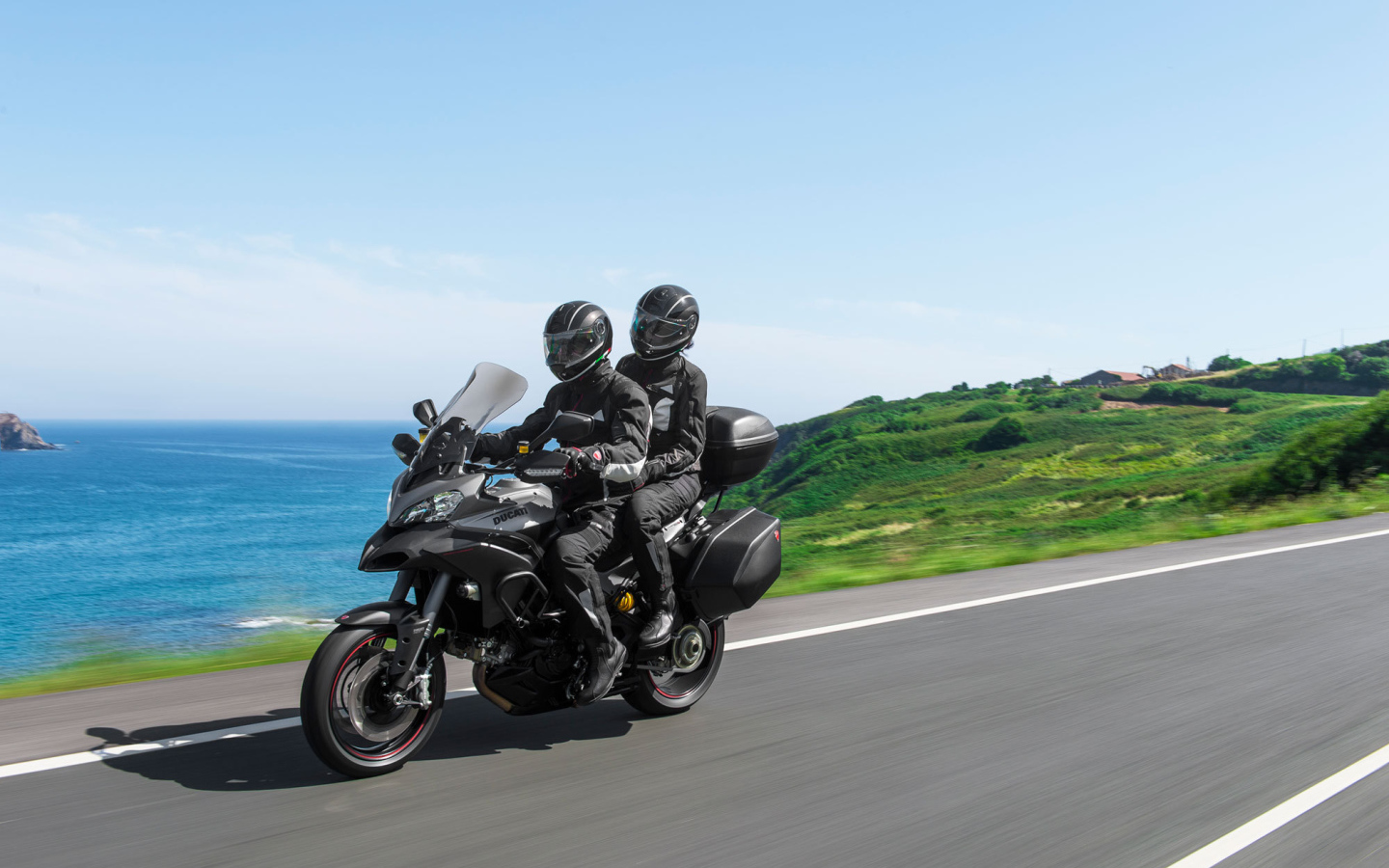 Надежный мотоцикл Ducati Multistrada 1200 S Granturismo