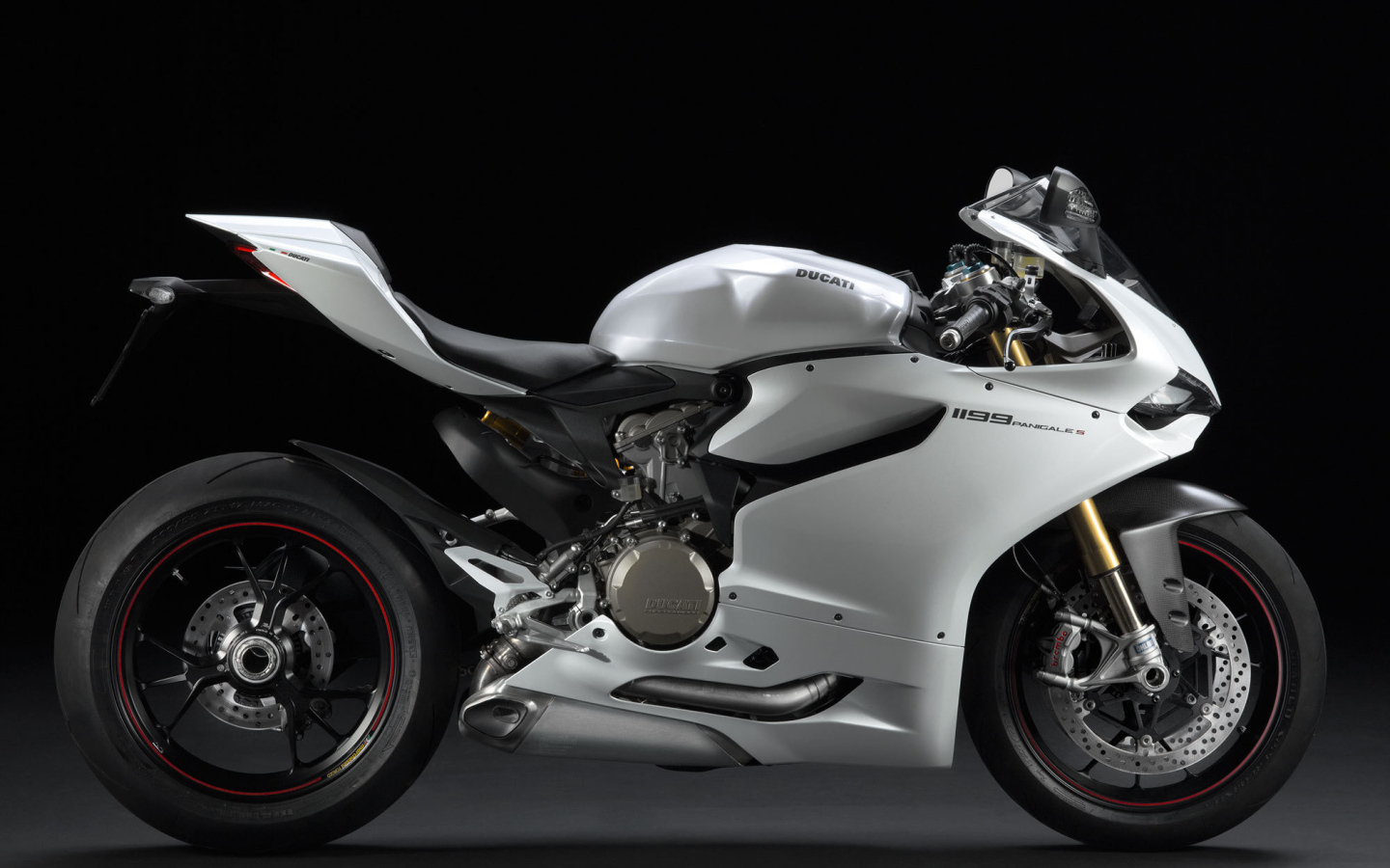 Надежный мотоцикл Ducati Superbike 1199 Panigale