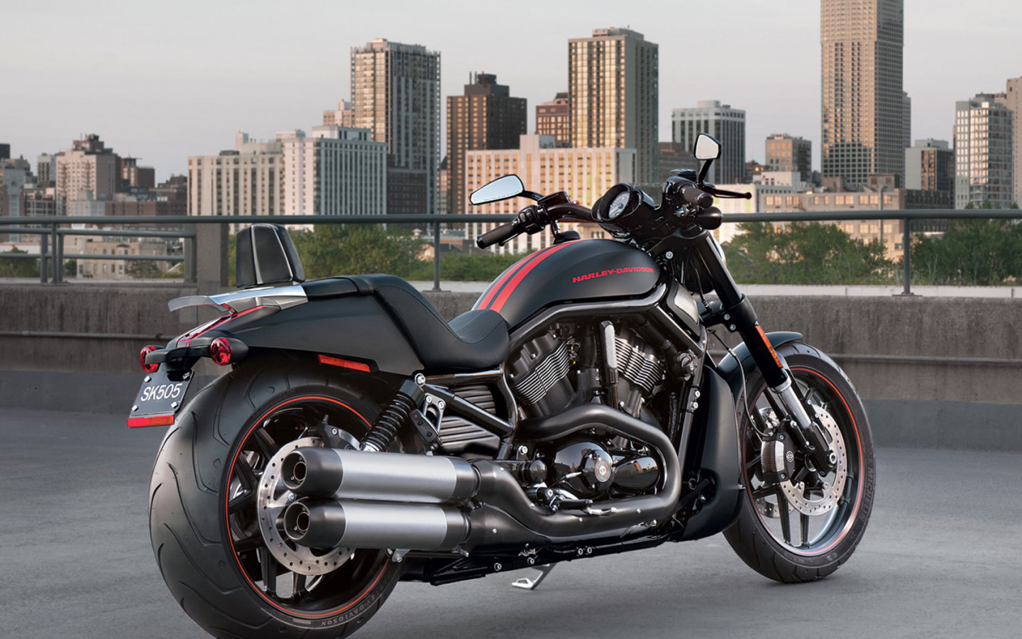 Надежный мотоцикл Harley-Davidson Night Rod Special