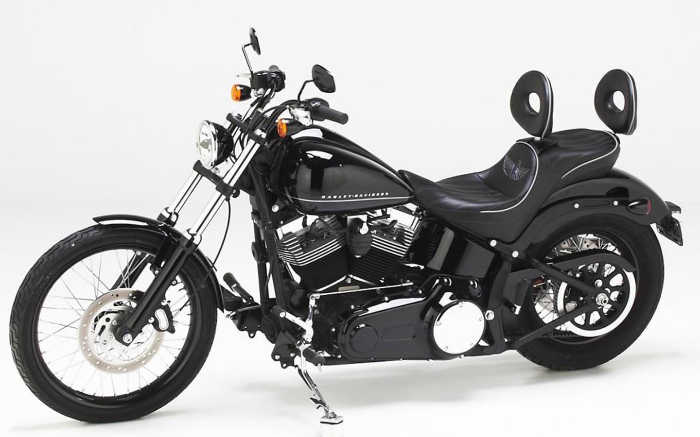 Надежный мотоцикл Harley-Davidson Softail Blackline
