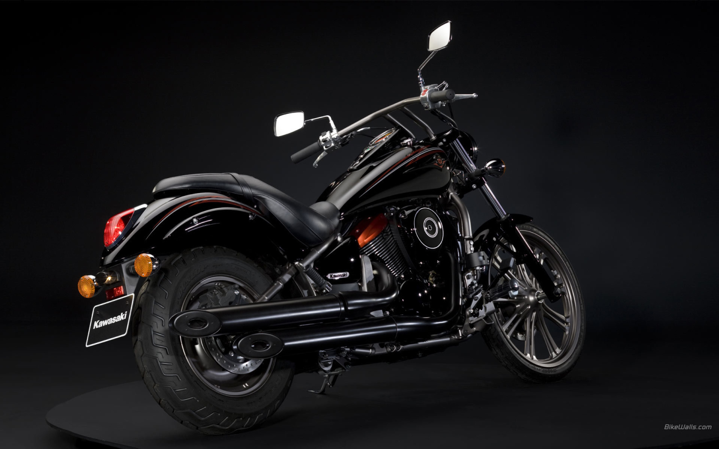 Надежный мотоцикл Kawasaki VN 900 Classic