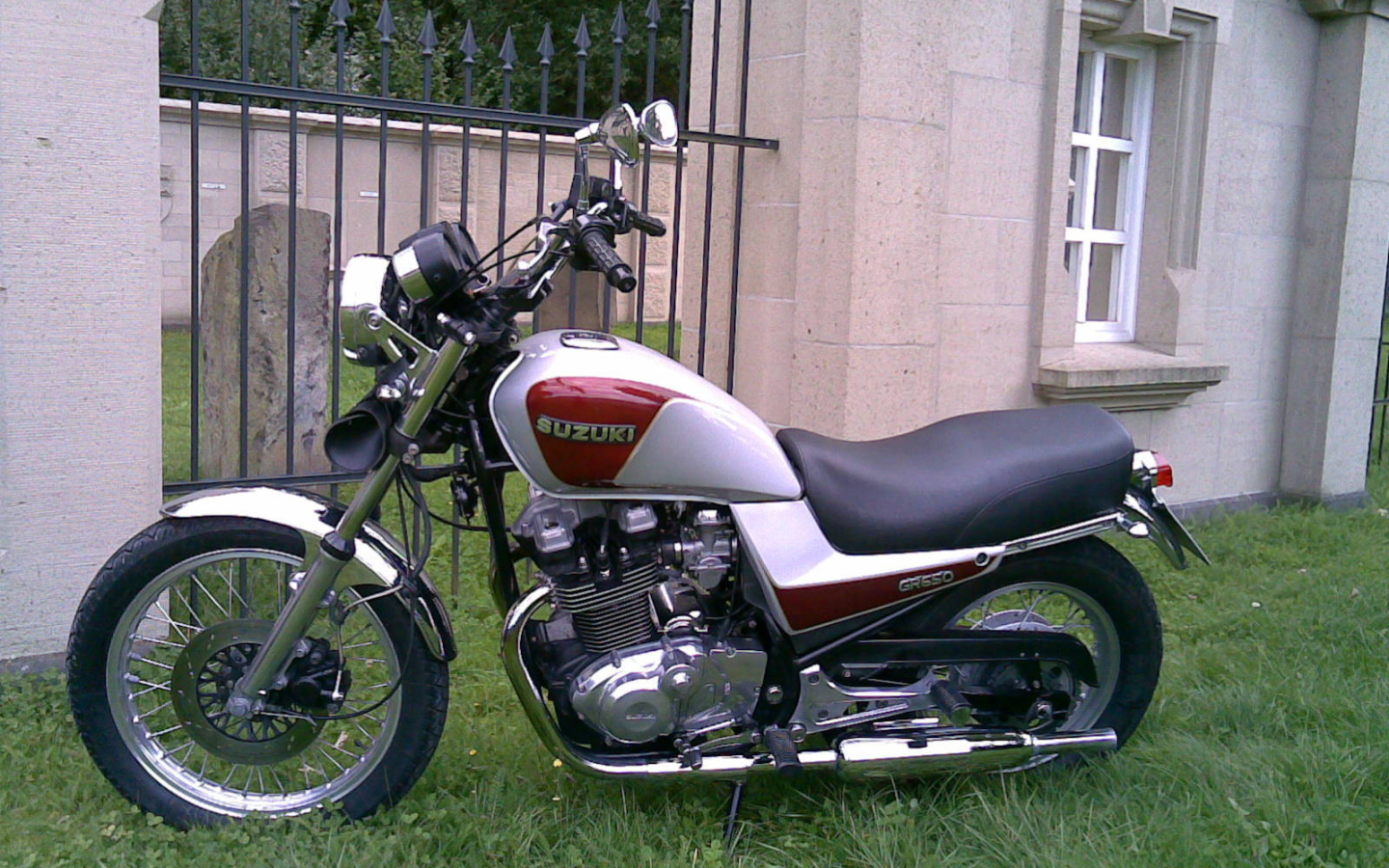 Мотоцикл Suzuki модели RV 125