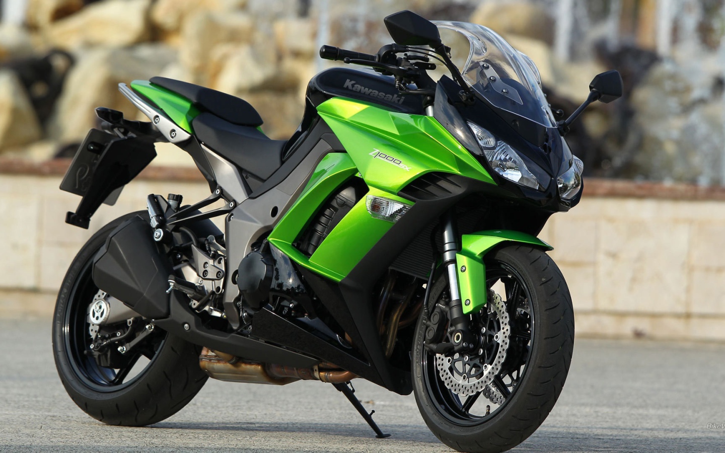 Зеленый Kawasaki z1000sx