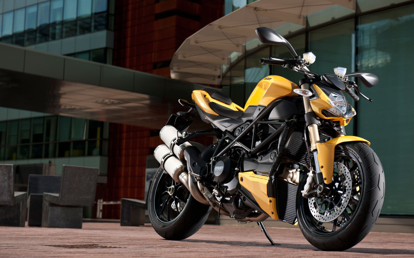 Популярный мотоцикл Ducati Streetfighter 848