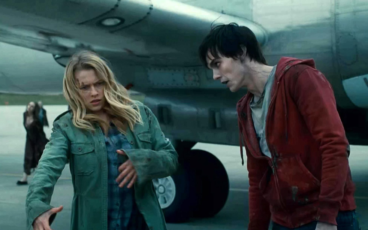 Тепло наших тел девушка и зомби