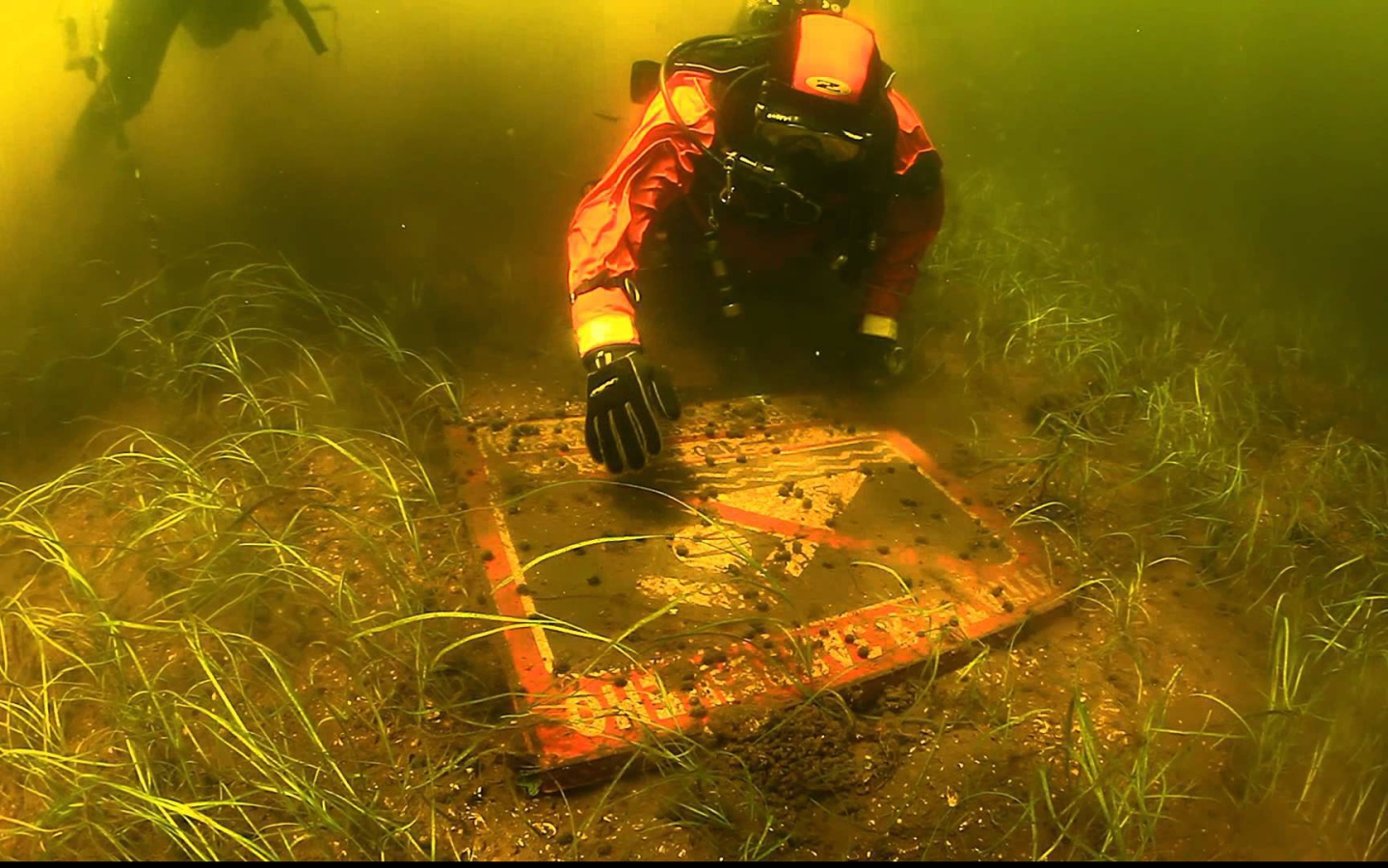 Акваланги на дне