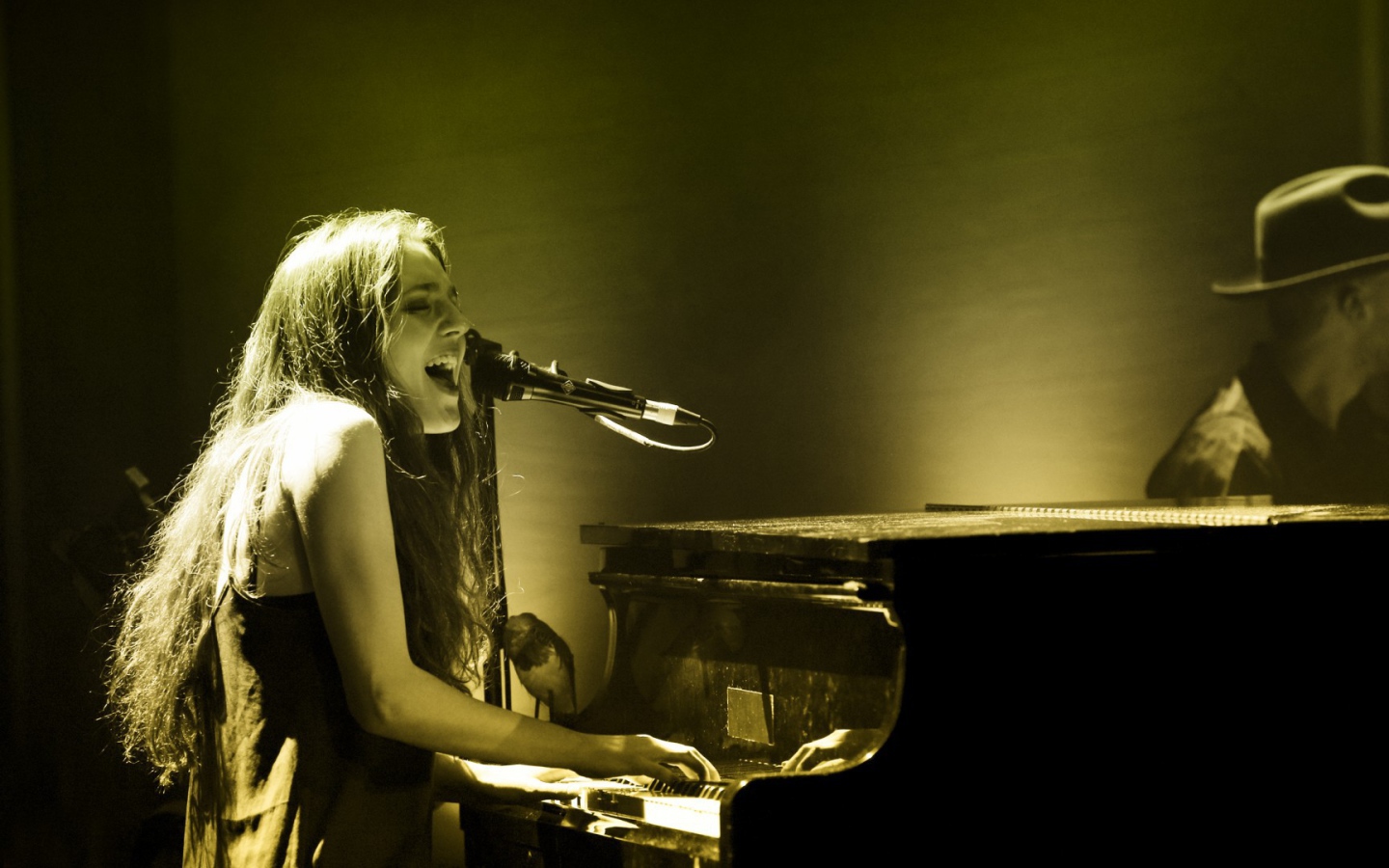 Kомпозитор за роялем