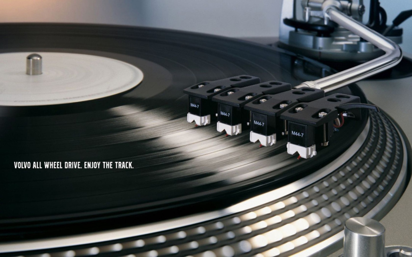 Четыре головки у проигрывателя 