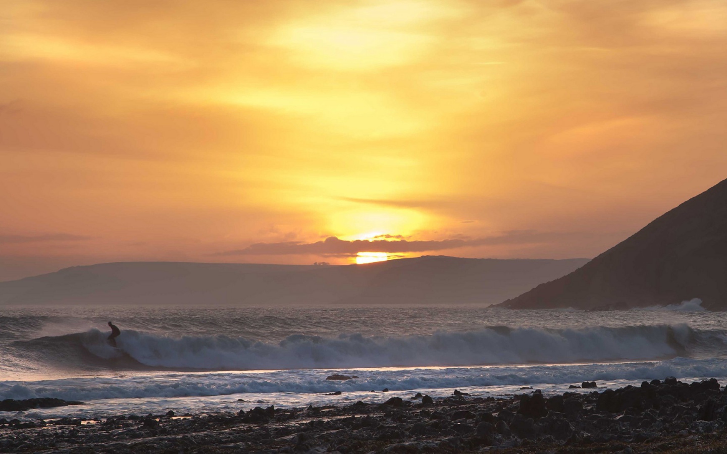 Пенистые волны