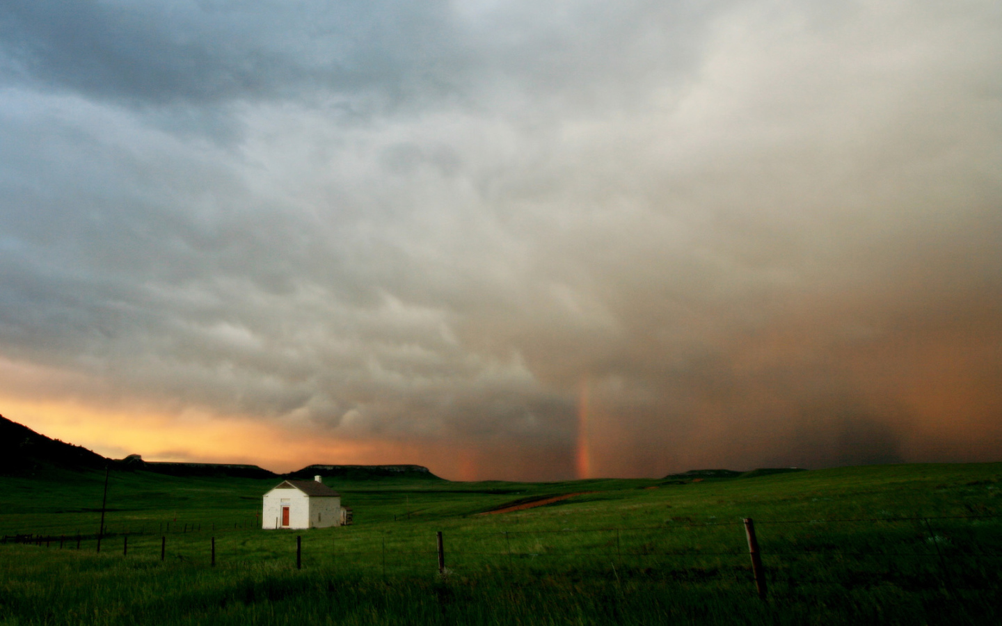 Надвигается торнадо