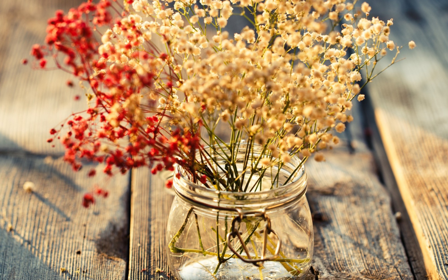 Композиция из сухих веток