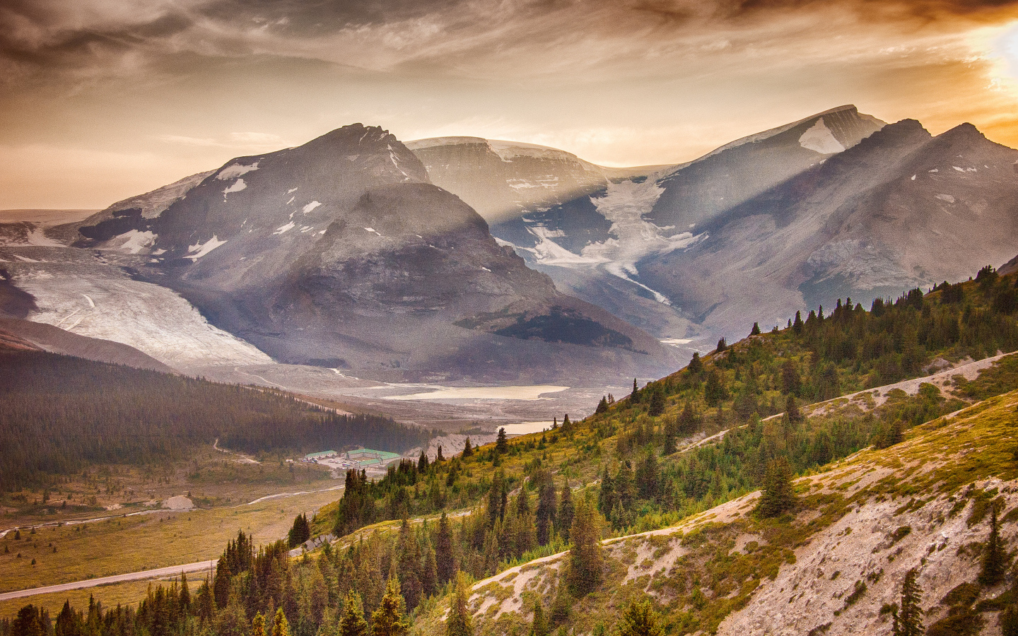 Закат над горами