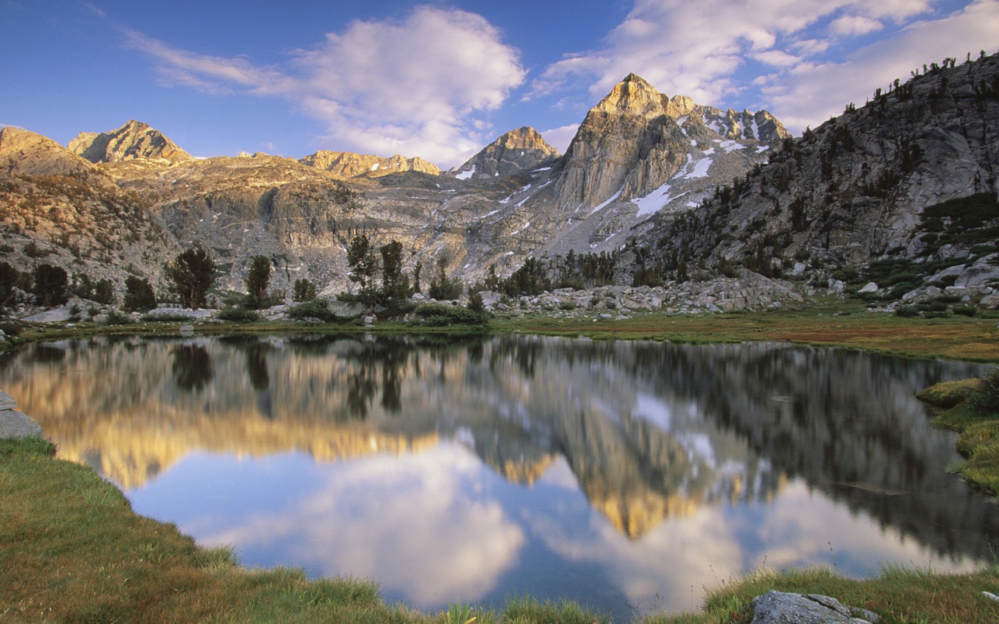 Озеро в парке Калифорнии