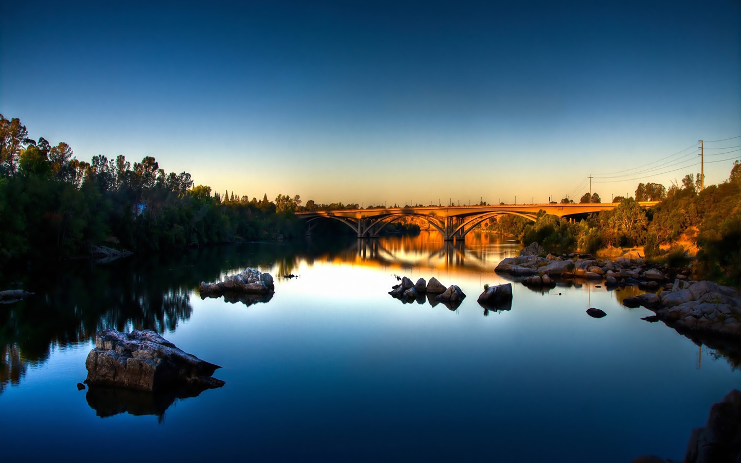 Мост через голубую реку