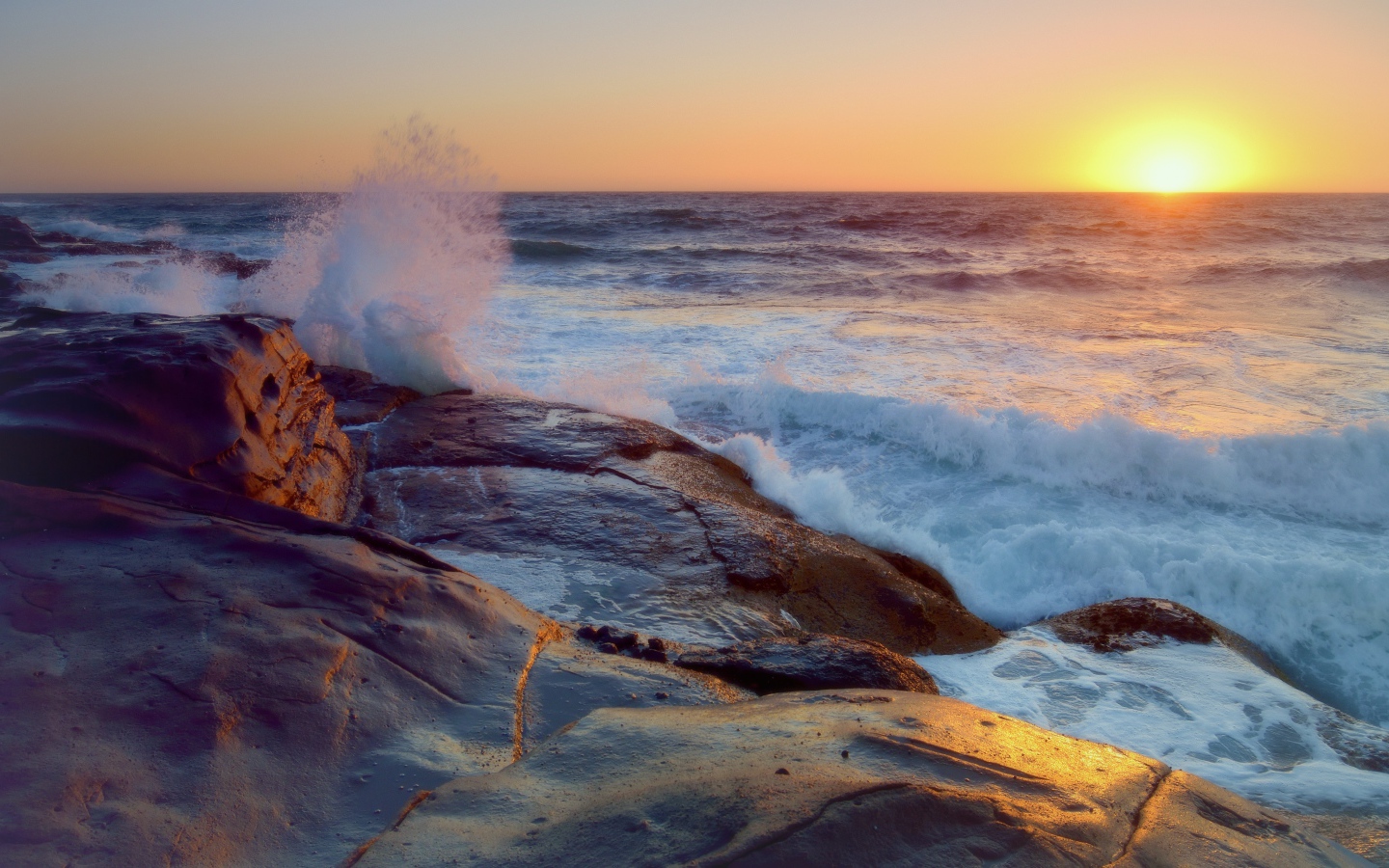 Море волнуется перед закатом