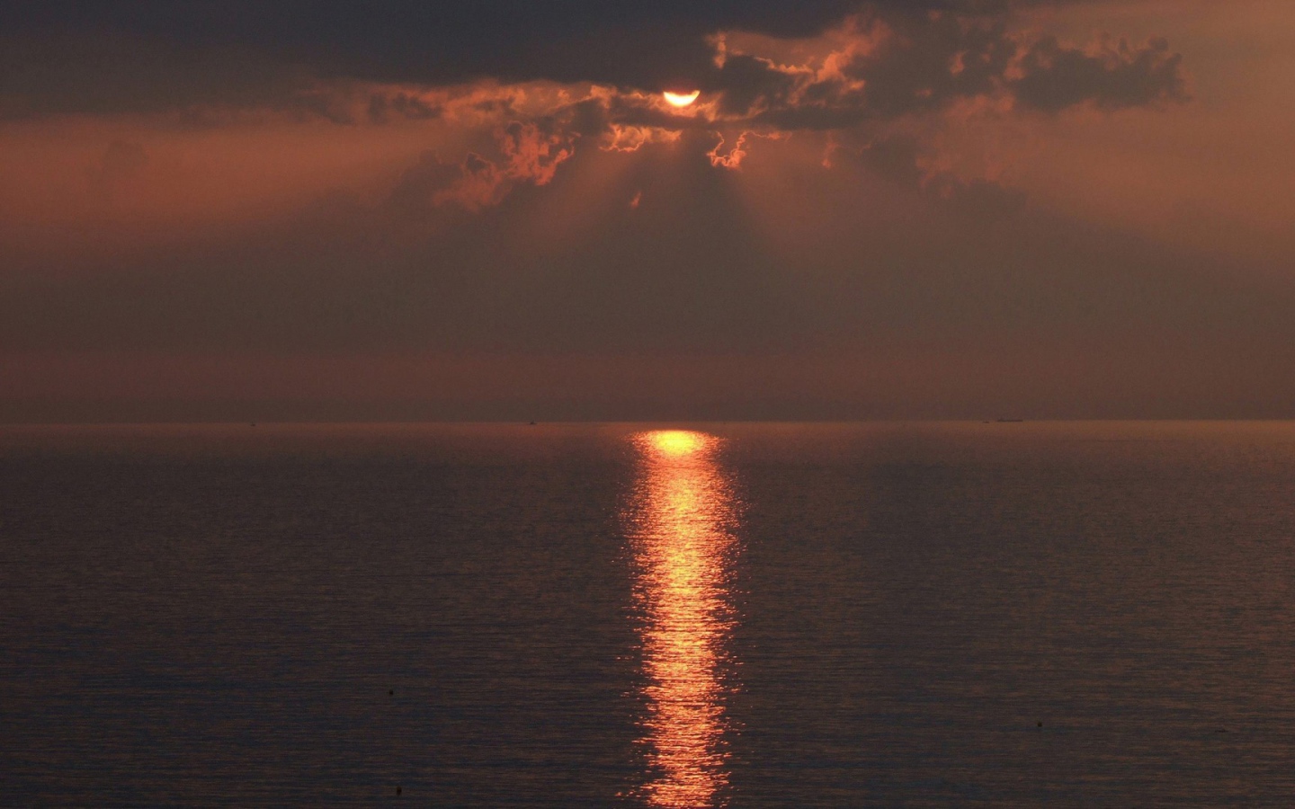 Закат в море