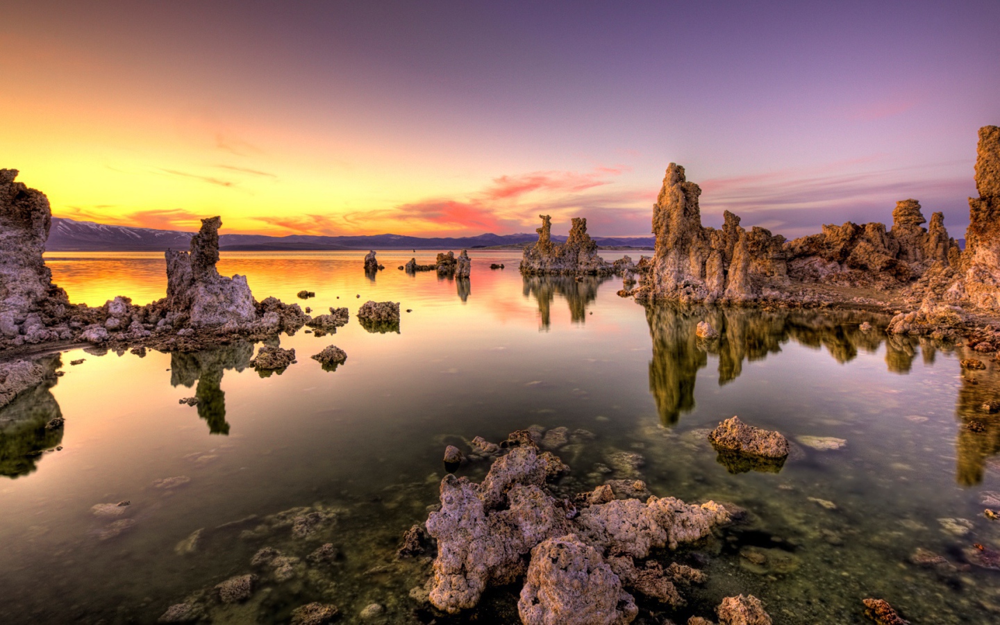 Закат на берегу