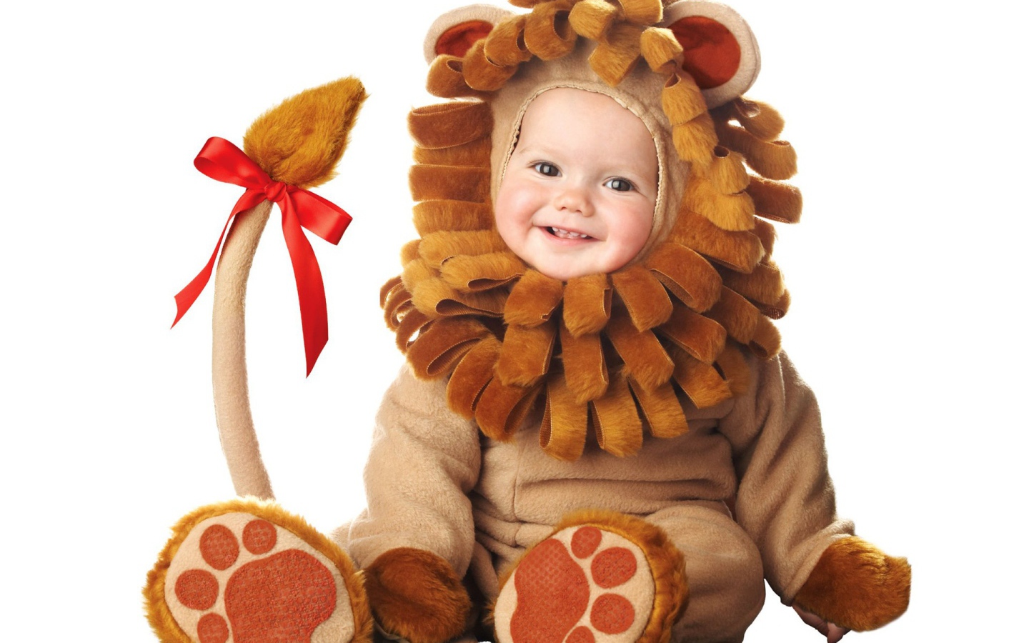 Ребенок в костюме