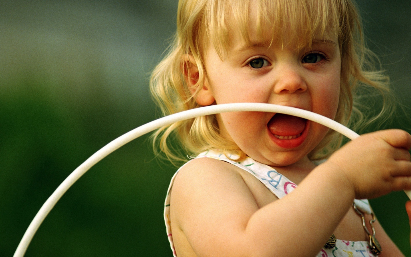 Симпатичная девочка