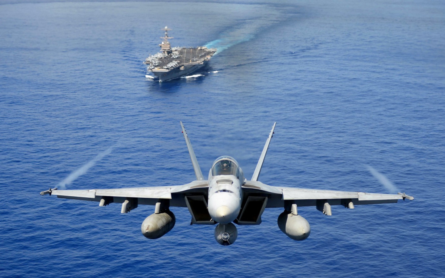 Взлет истребителя с авианосца