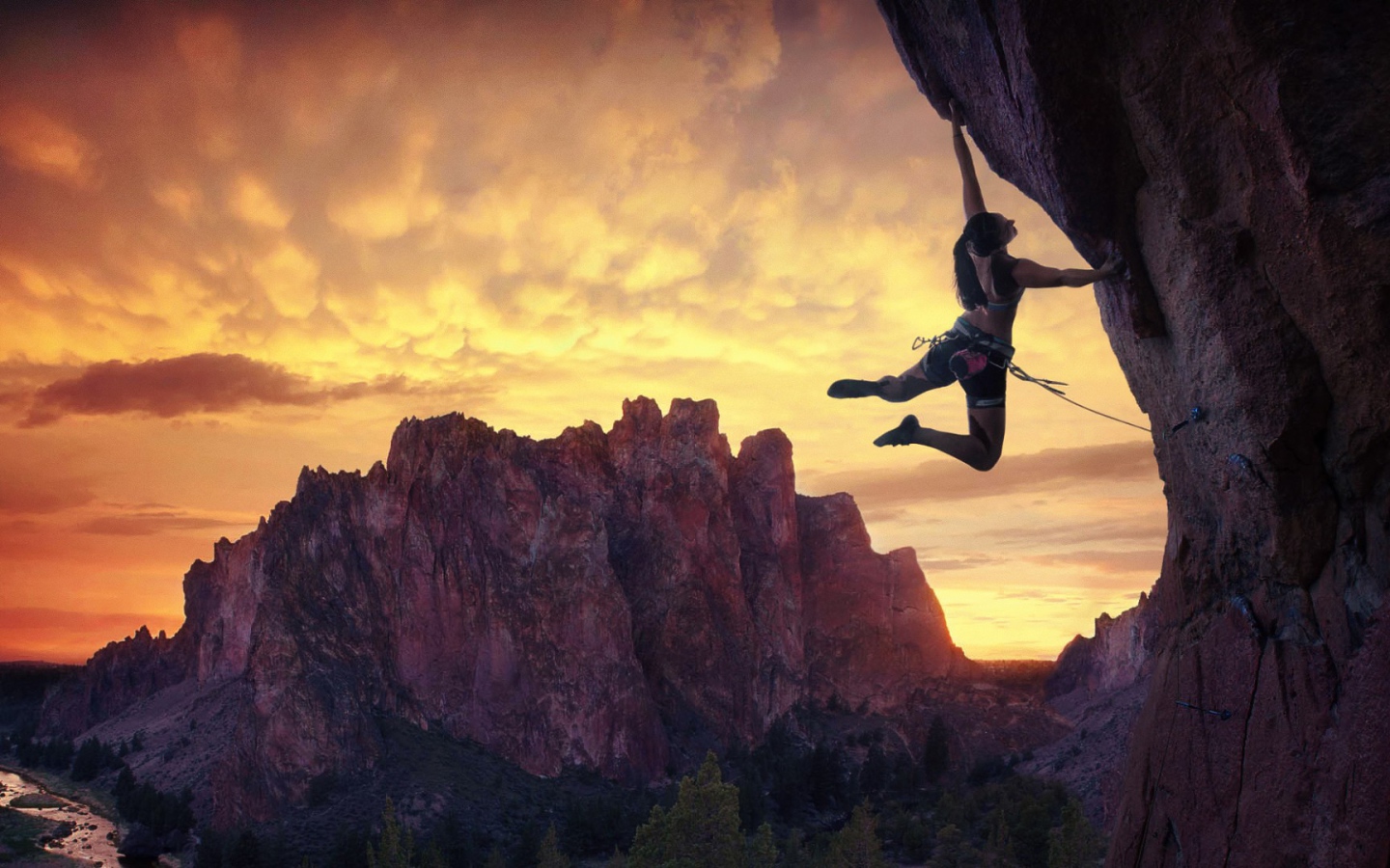 Aльпинистка со страховкой