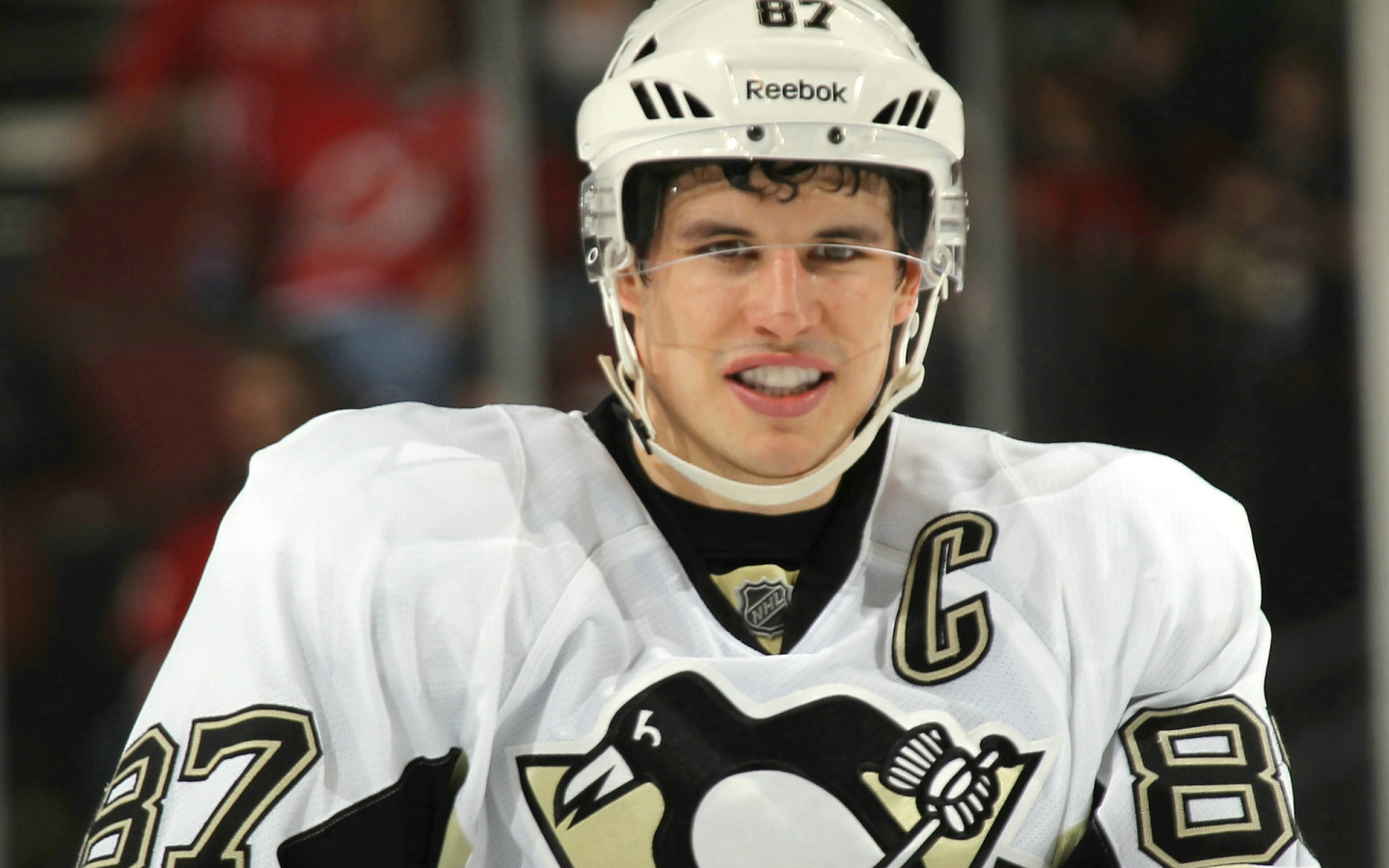 Сидни Кросби забил