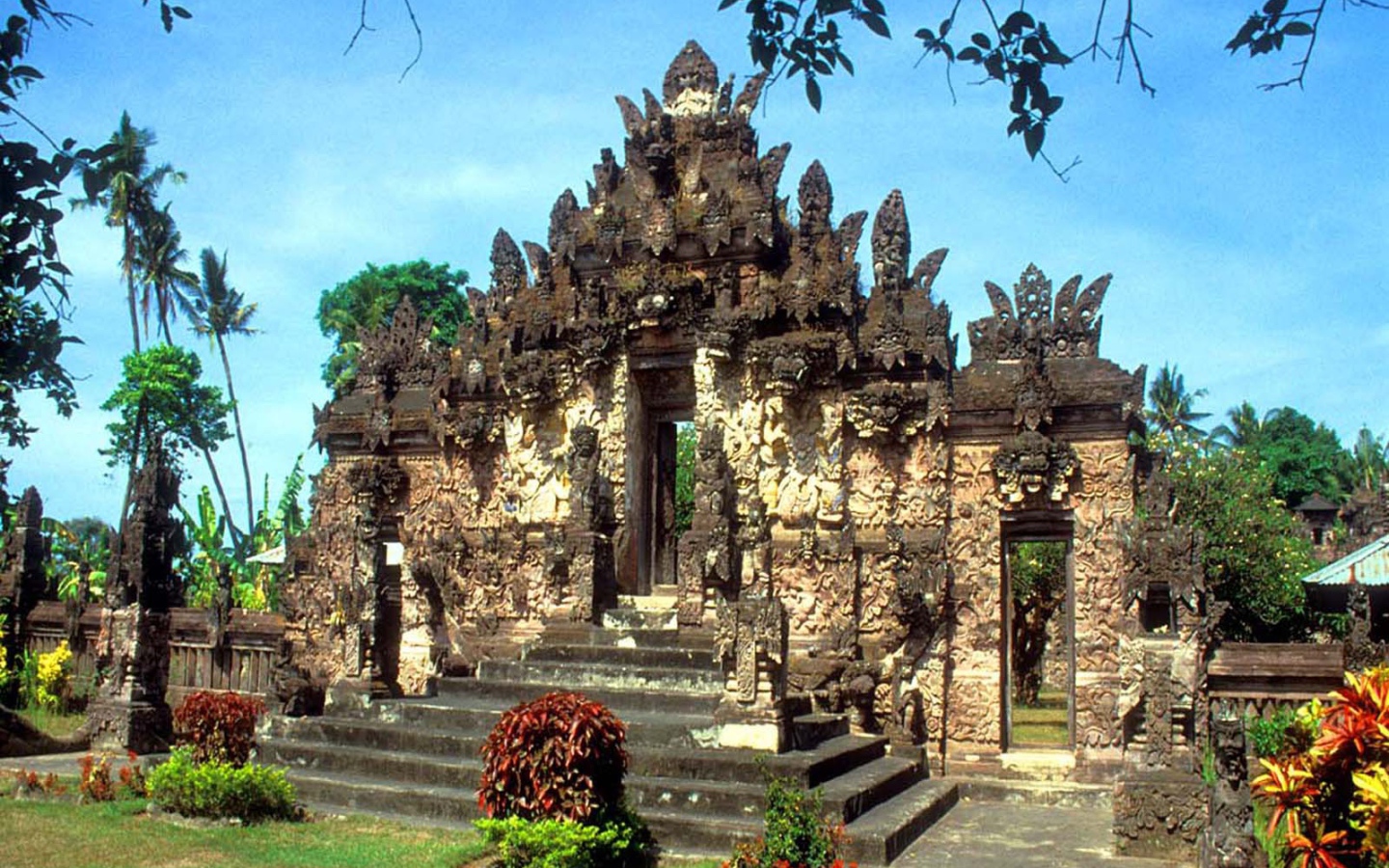 Древний храм на Бали